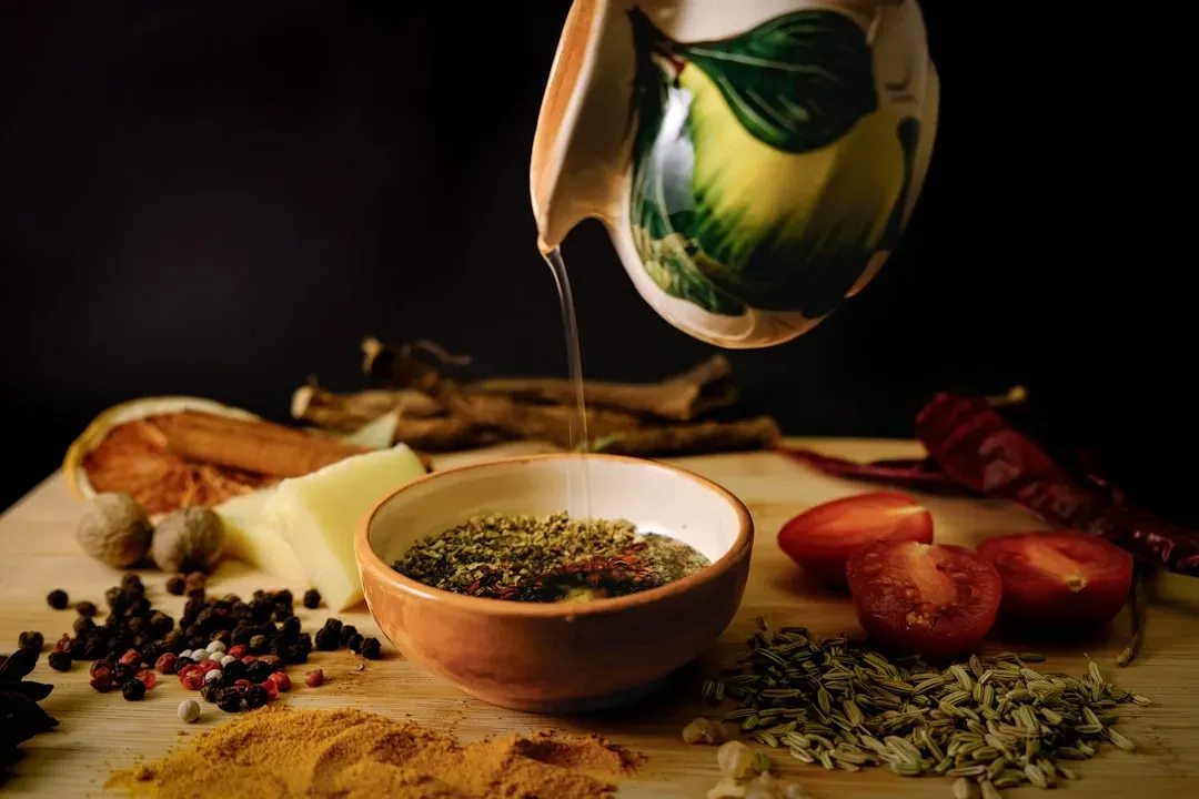 Fat-Soluble Spices Infuse Deeply Throughout Dishes (Image Credits: Unsplash)