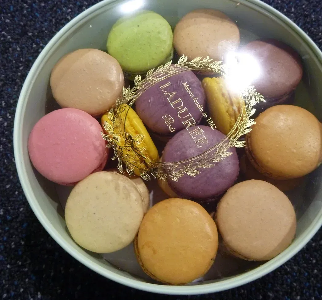 Ladurée, Paris (Image Credits: Flickr)