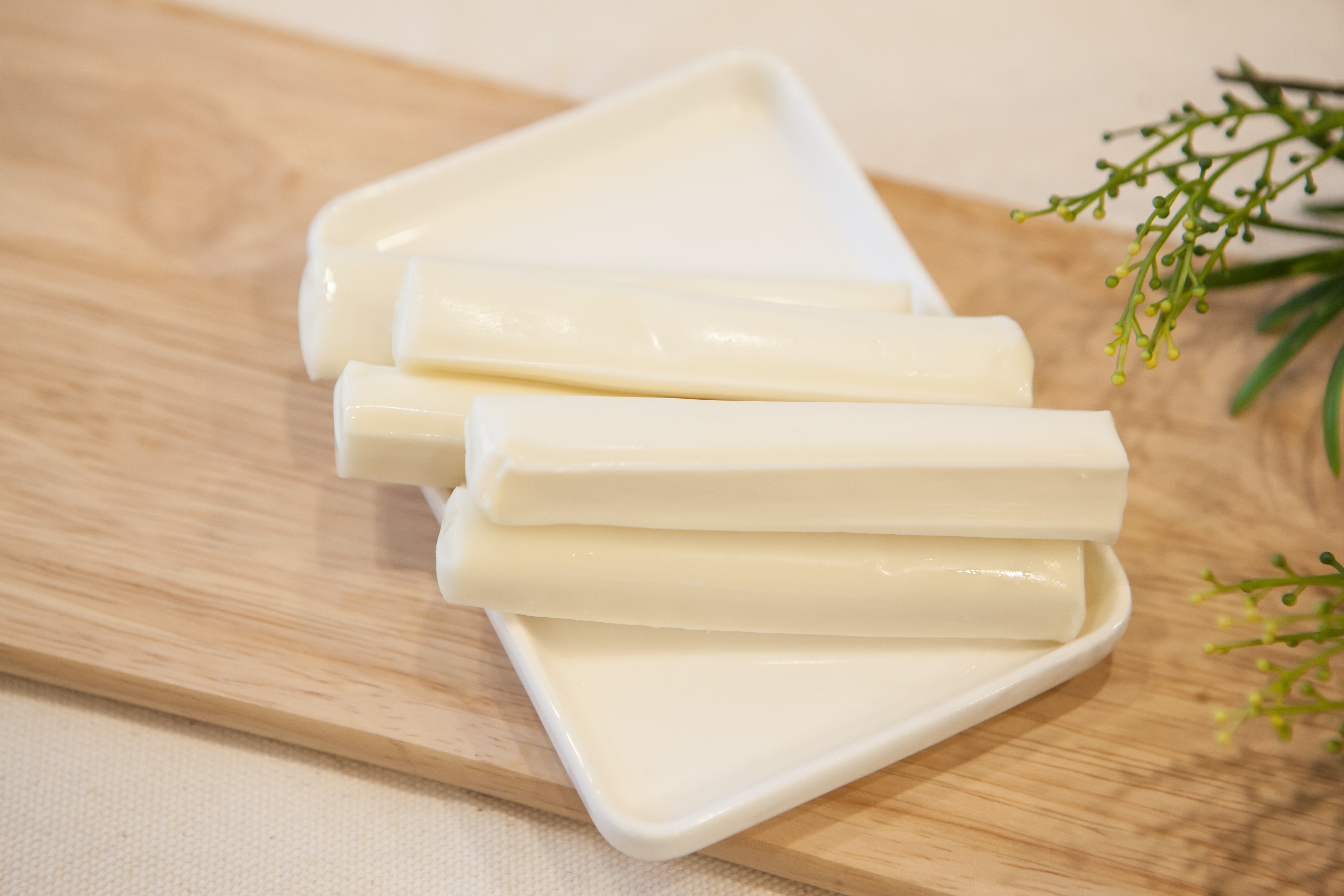 String Cheese Offers Portable Protein (image credits: wikimedia)