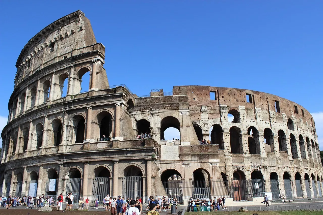 2. Restaurants Directly Surrounding the Colosseum, Rome, Italy (Image Credits: Pixabay)