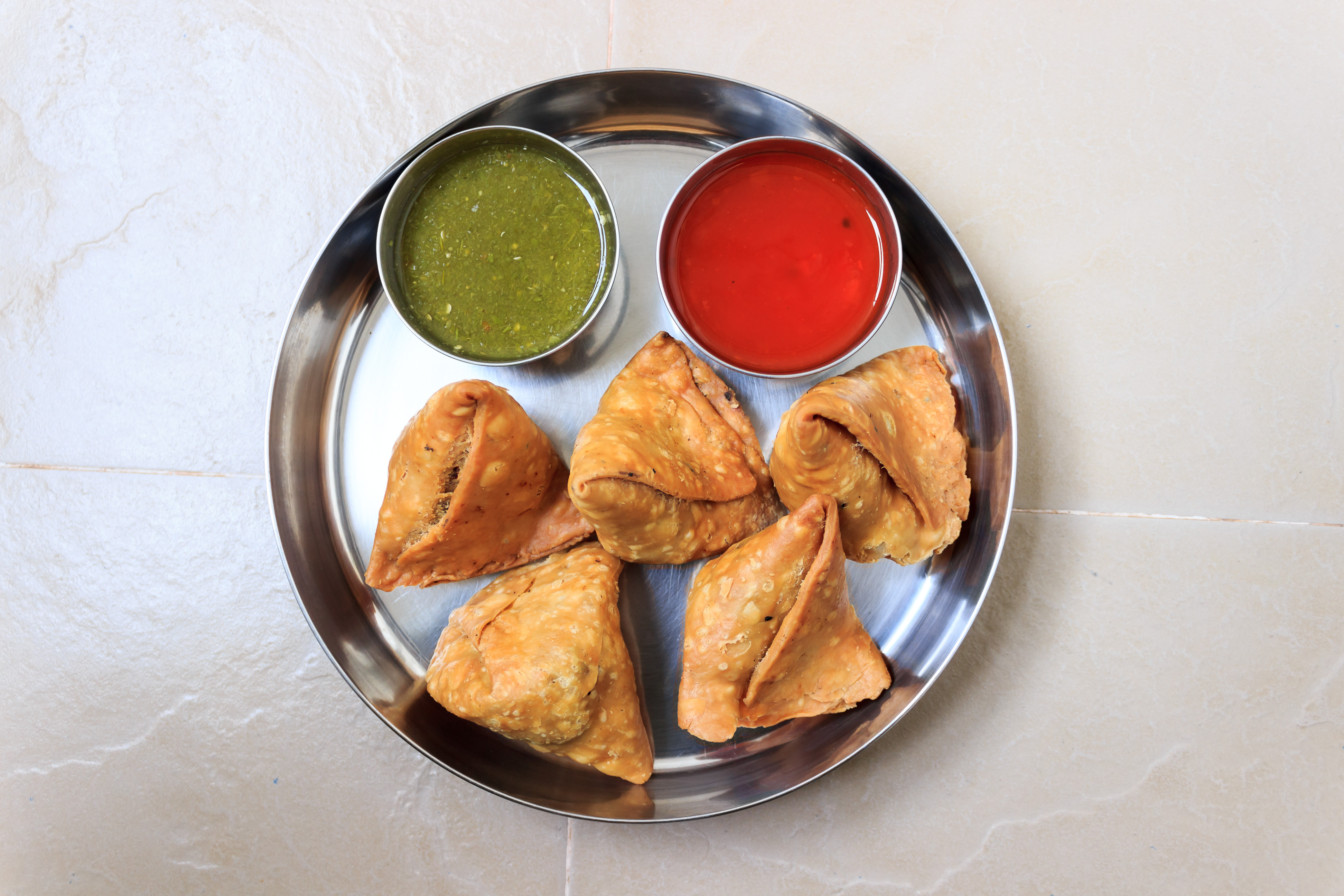 Samosa: The Irresistible Triangular Treat (image credits: wikimedia)