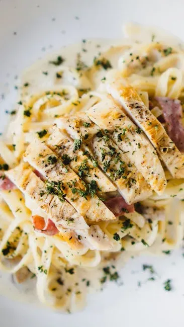 10. The Generic Chicken Alfredo (Image Credits: Pexels)