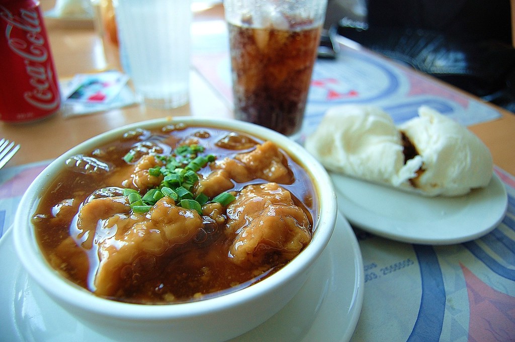 Large, Heavy Lunches (image credits: flickr)
