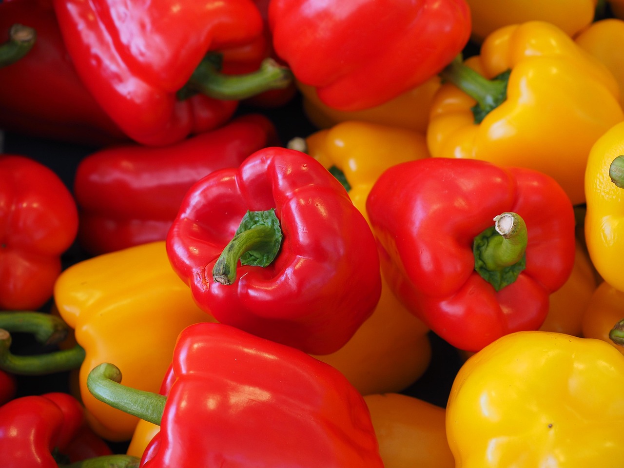 Bell Peppers: Colorful and Crunchy (image credits: pixabay)