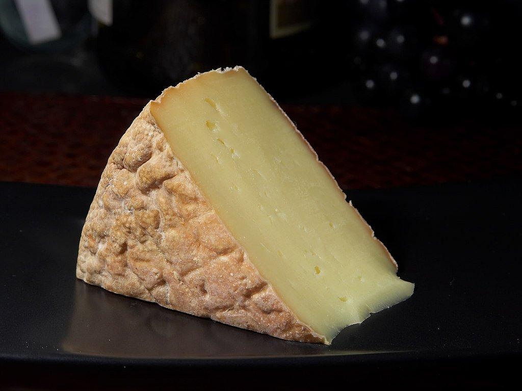 3. Choose Reduced-Fat Cheese (image credits: pixabay)