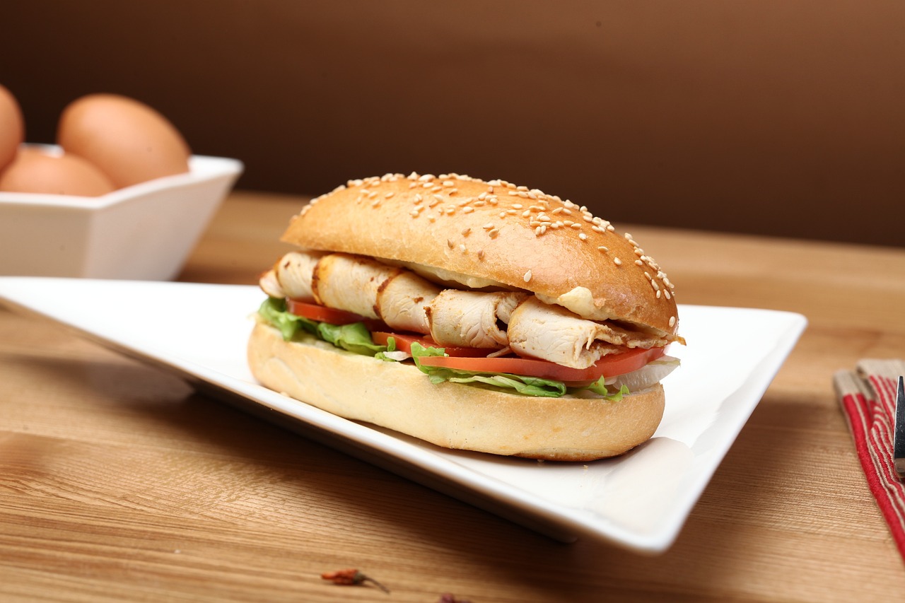 Breakfast Sandwiches from Fast Food Chains (image credits: pixabay)