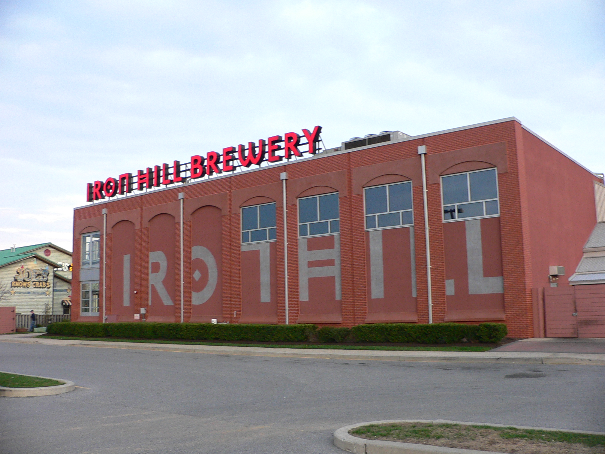 Iron Hill Brewery Announces Sudden Closure (image credits: By Mark Pellegrini, CC BY-SA 3.0, https://commons.wikimedia.org/w/index.php?curid=6719914)
