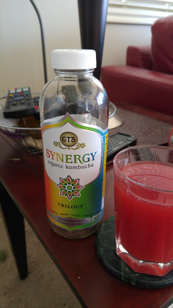 Kombucha: The Fizzy Microbiome Marvel (image credits: flickr)