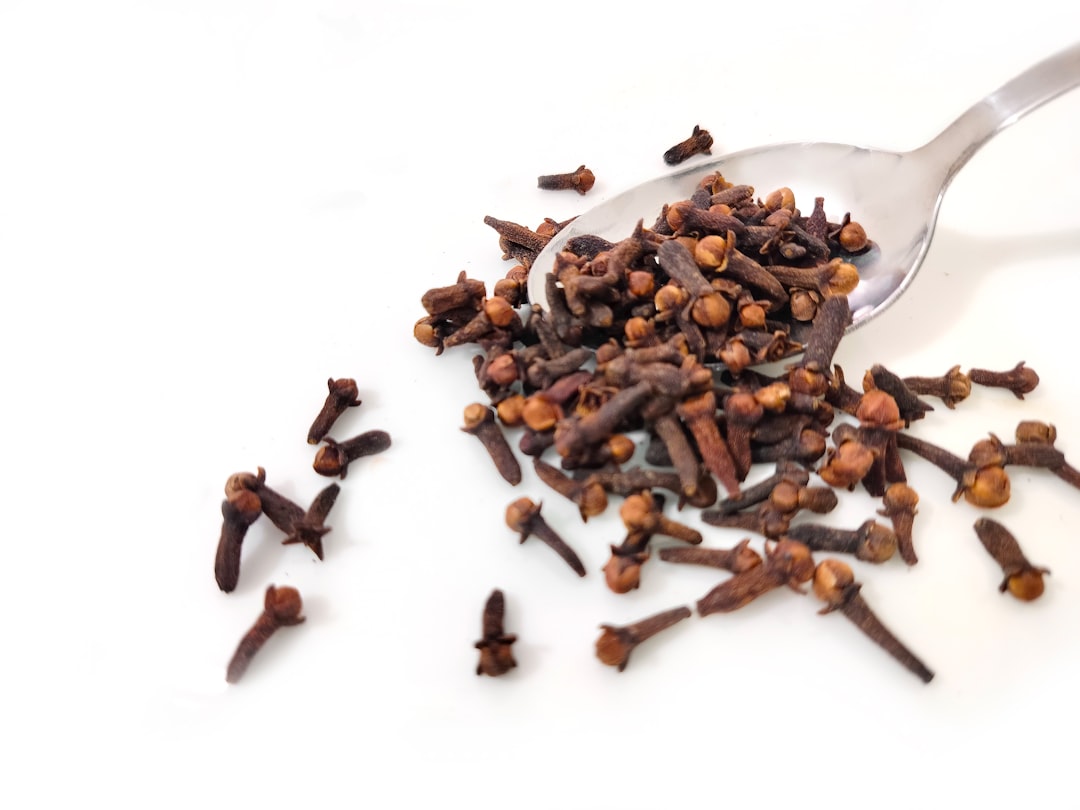 Cloves (image credits: unsplash)