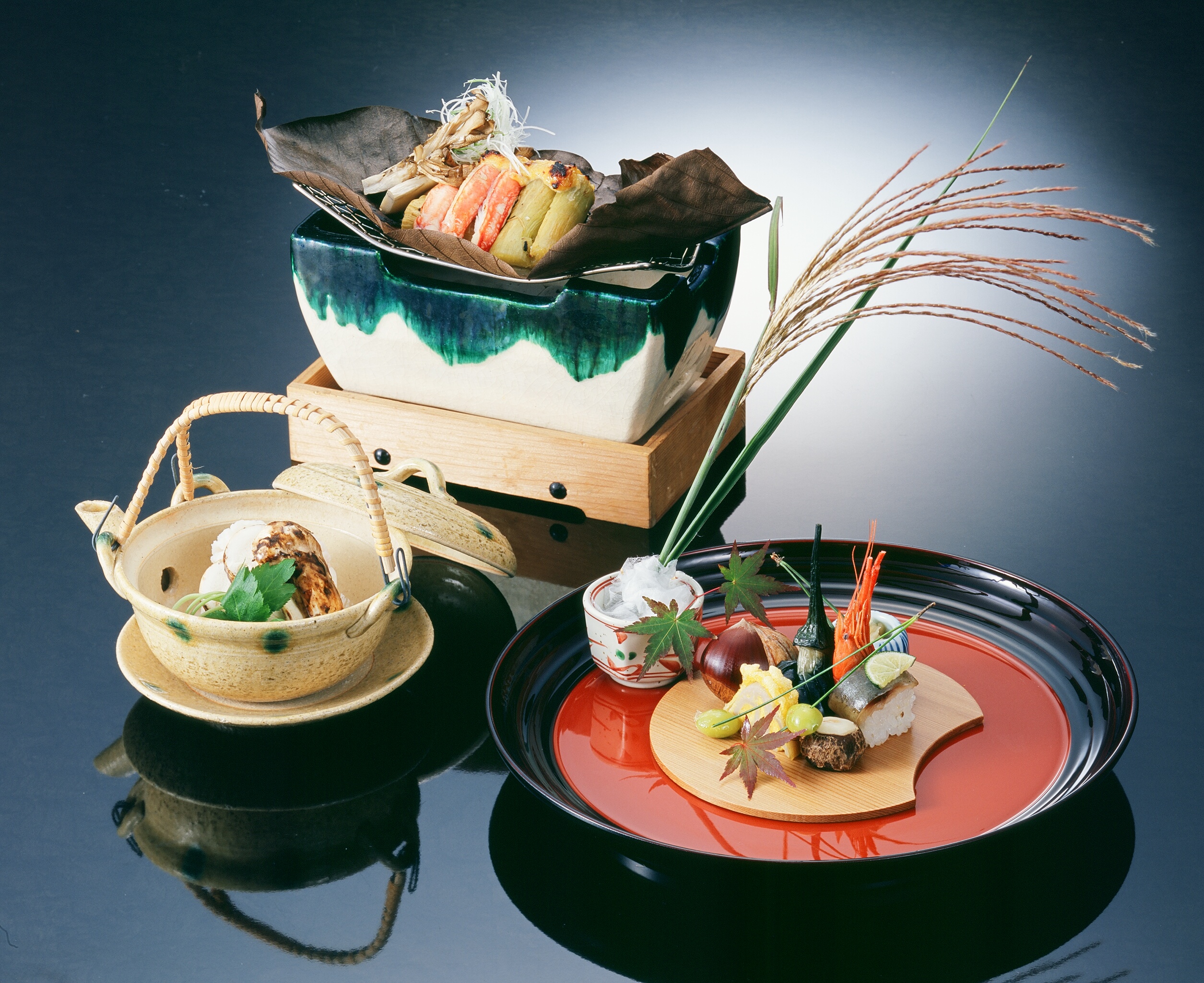 Emphasizing Seasonal Menus (image credits: wikimedia)