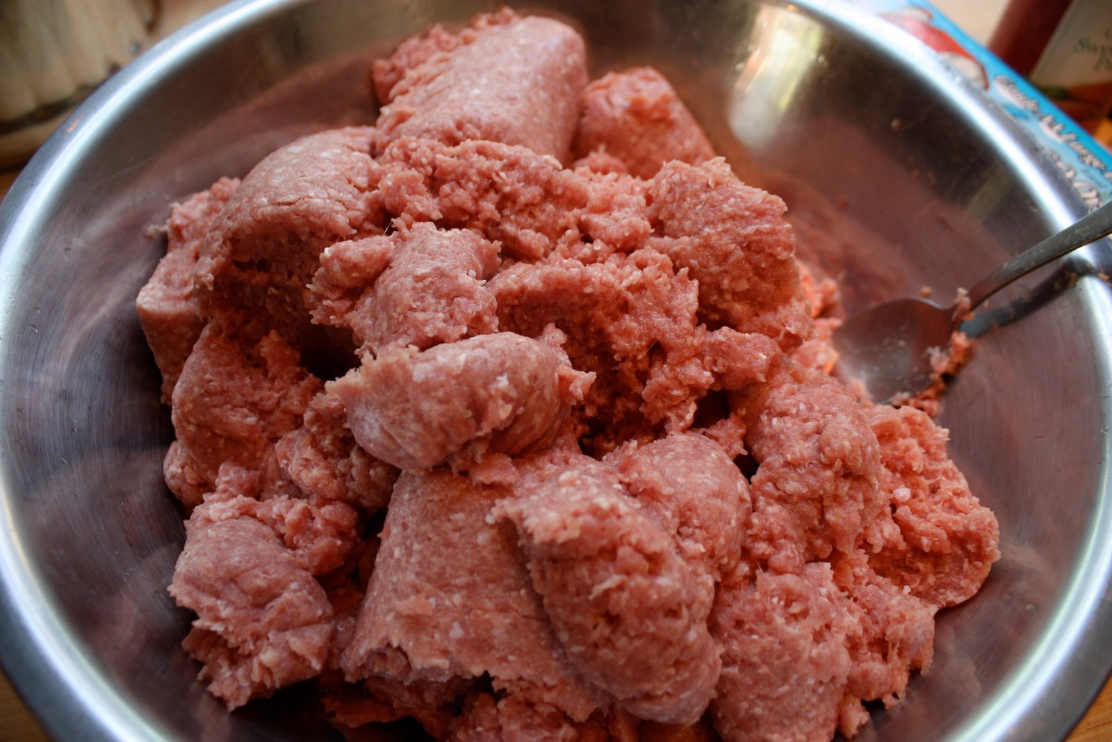 Ground Turkey: Lean and Affordable (Image Credits: Wikimedia)