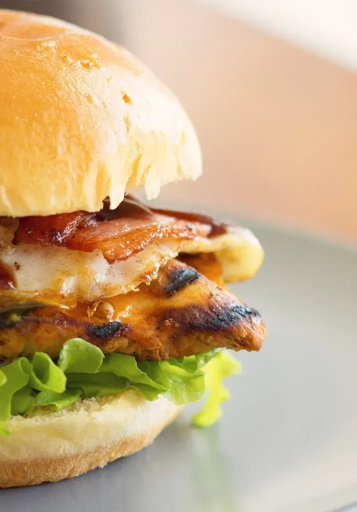 Grilled Chicken Sandwiches (Image Credits: Rawpixel)