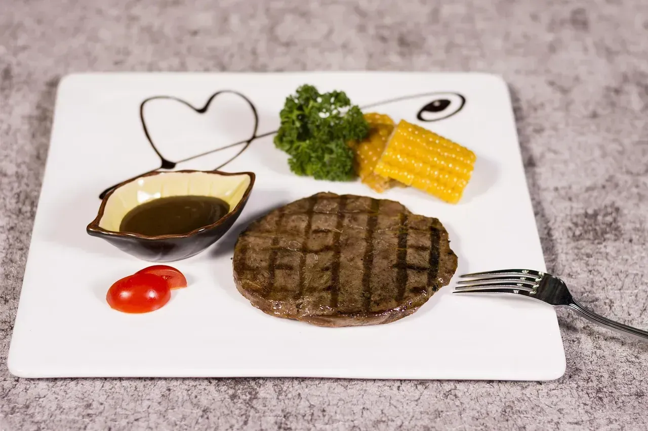 2. The "Steak" Has a Consistency Problem Nobody Warns You About (Image Credits: Pixabay)