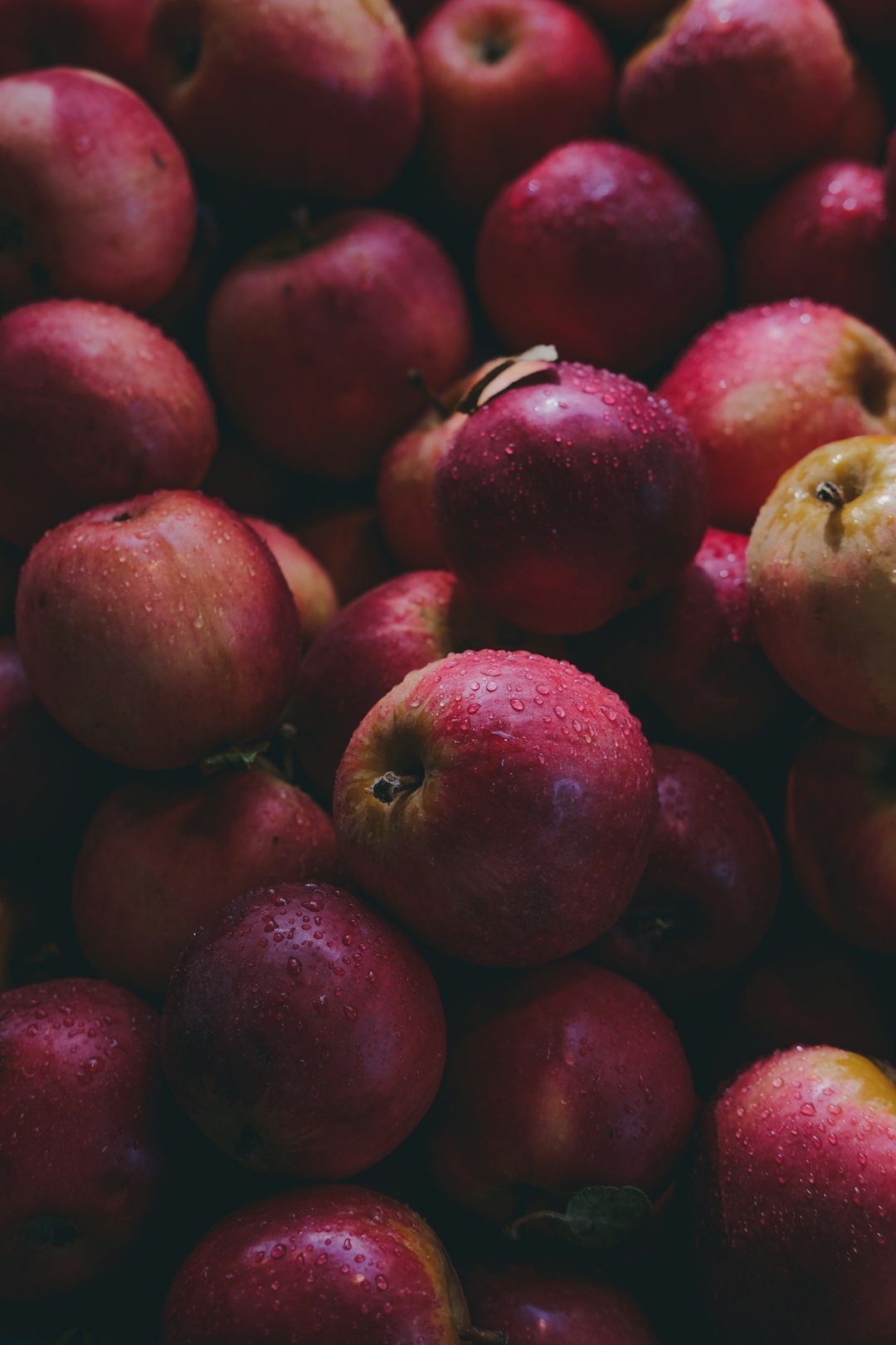 Apples: Crunchy Control for Blood Pressure (image credits: unsplash)