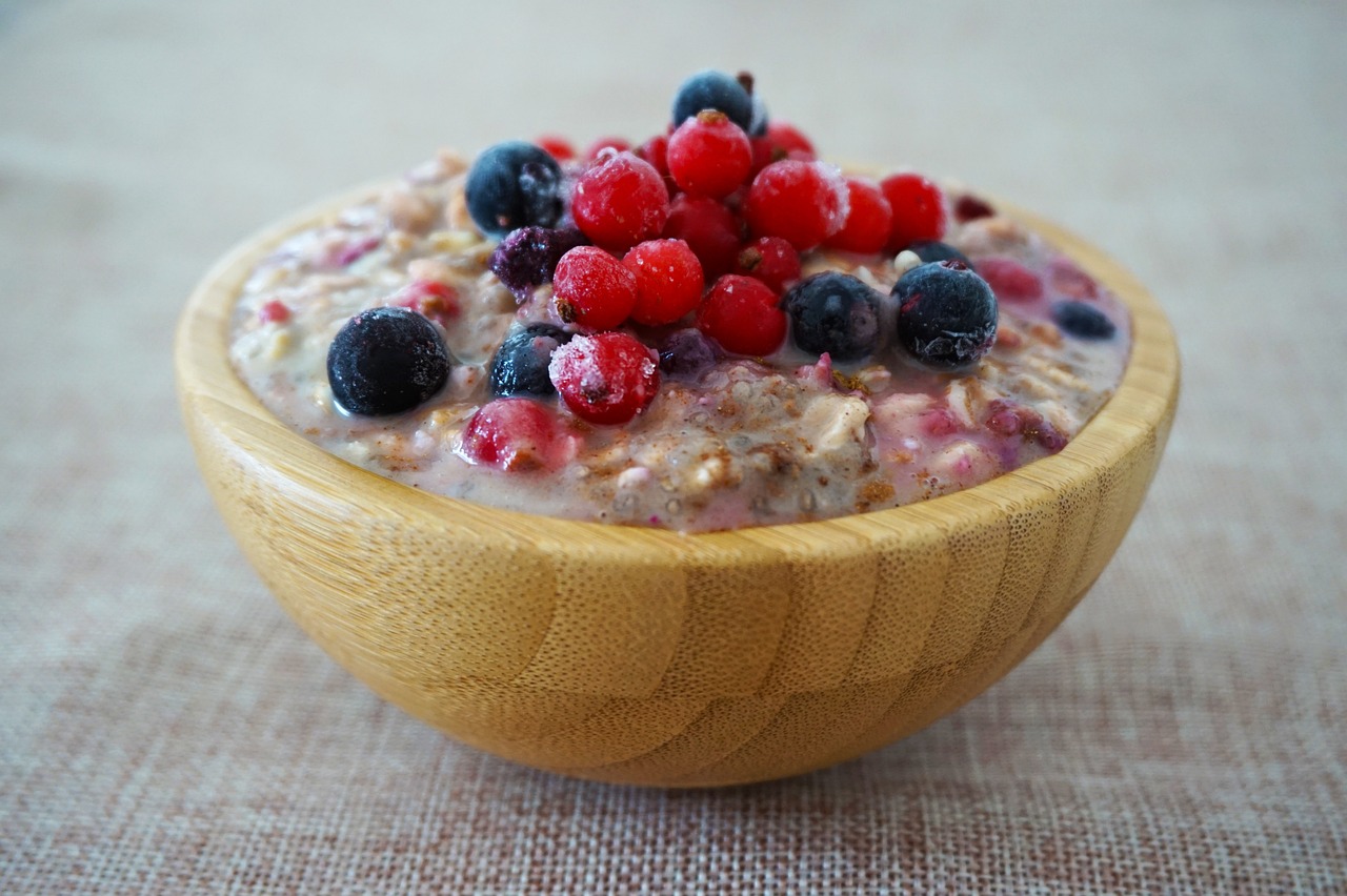 Overnight Oats: A Fiber-Packed Start to the Day (image credits: pixabay)