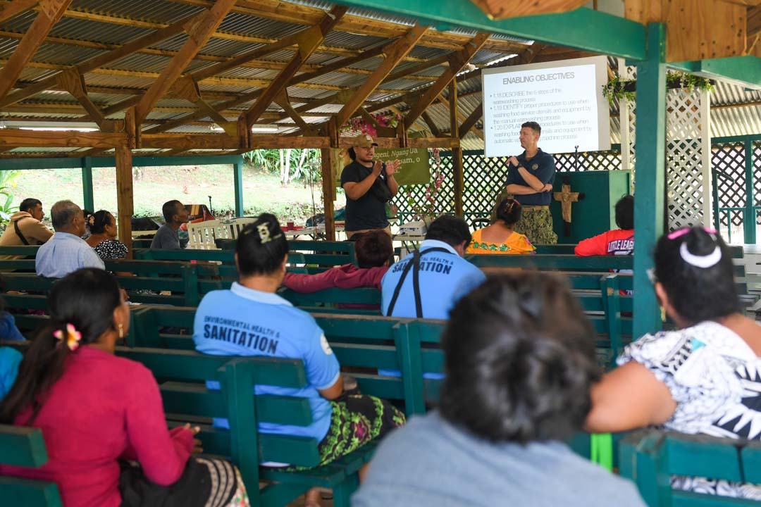 Ignoring Food Safety Training (image credits: wikimedia)