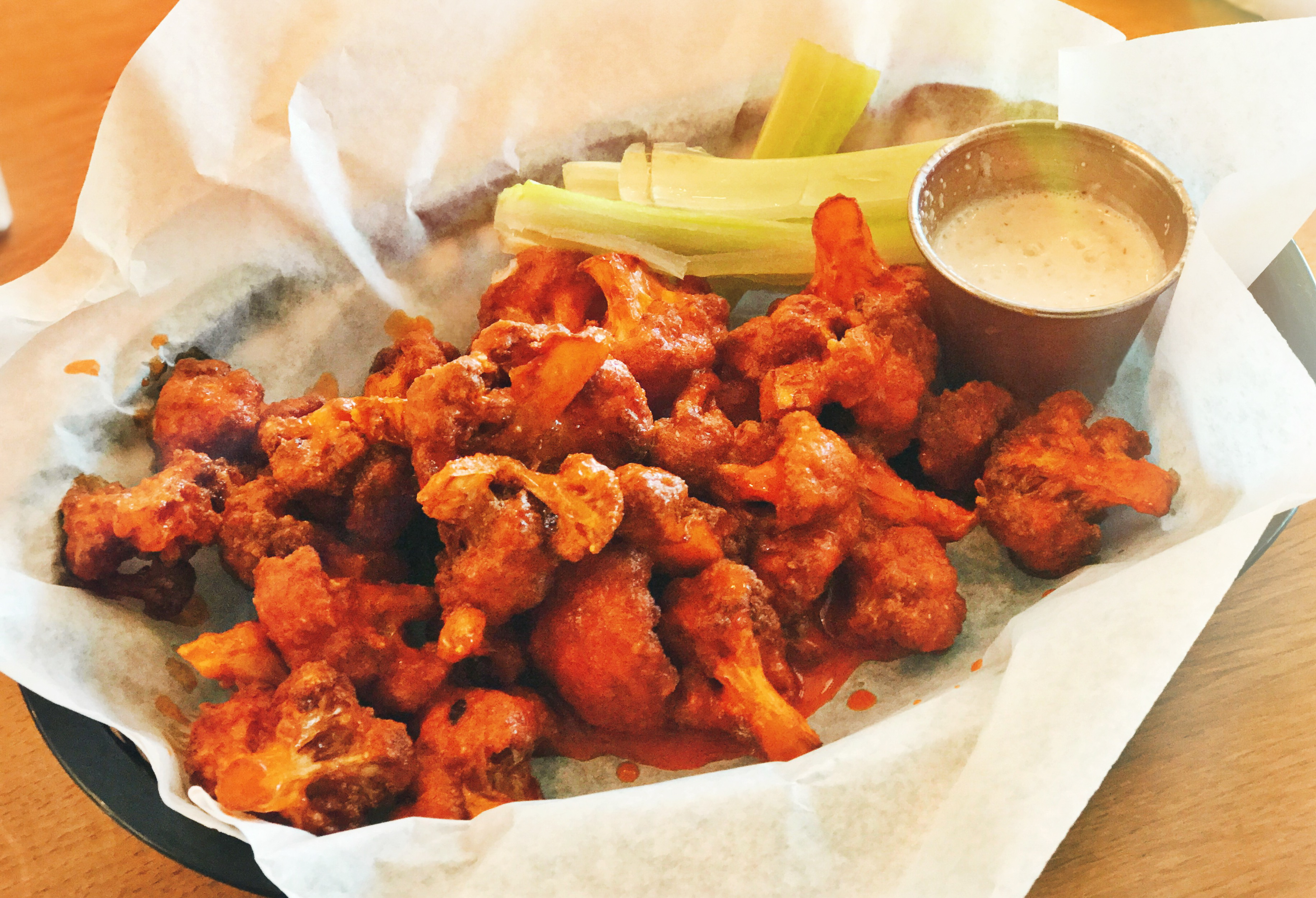 Nutritional Comparison: Cauliflower Wings vs. Traditional Wings (image credits: wikimedia)