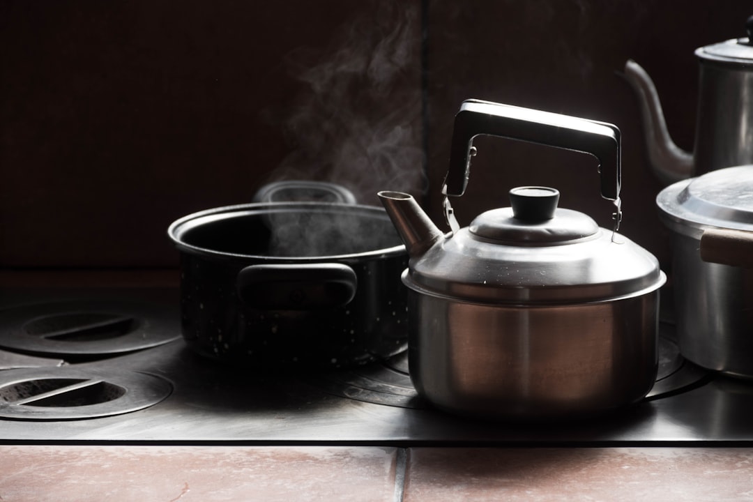 Ignoring the Hidden Lead Problem in Aluminum Cookware (image credits: unsplash)
