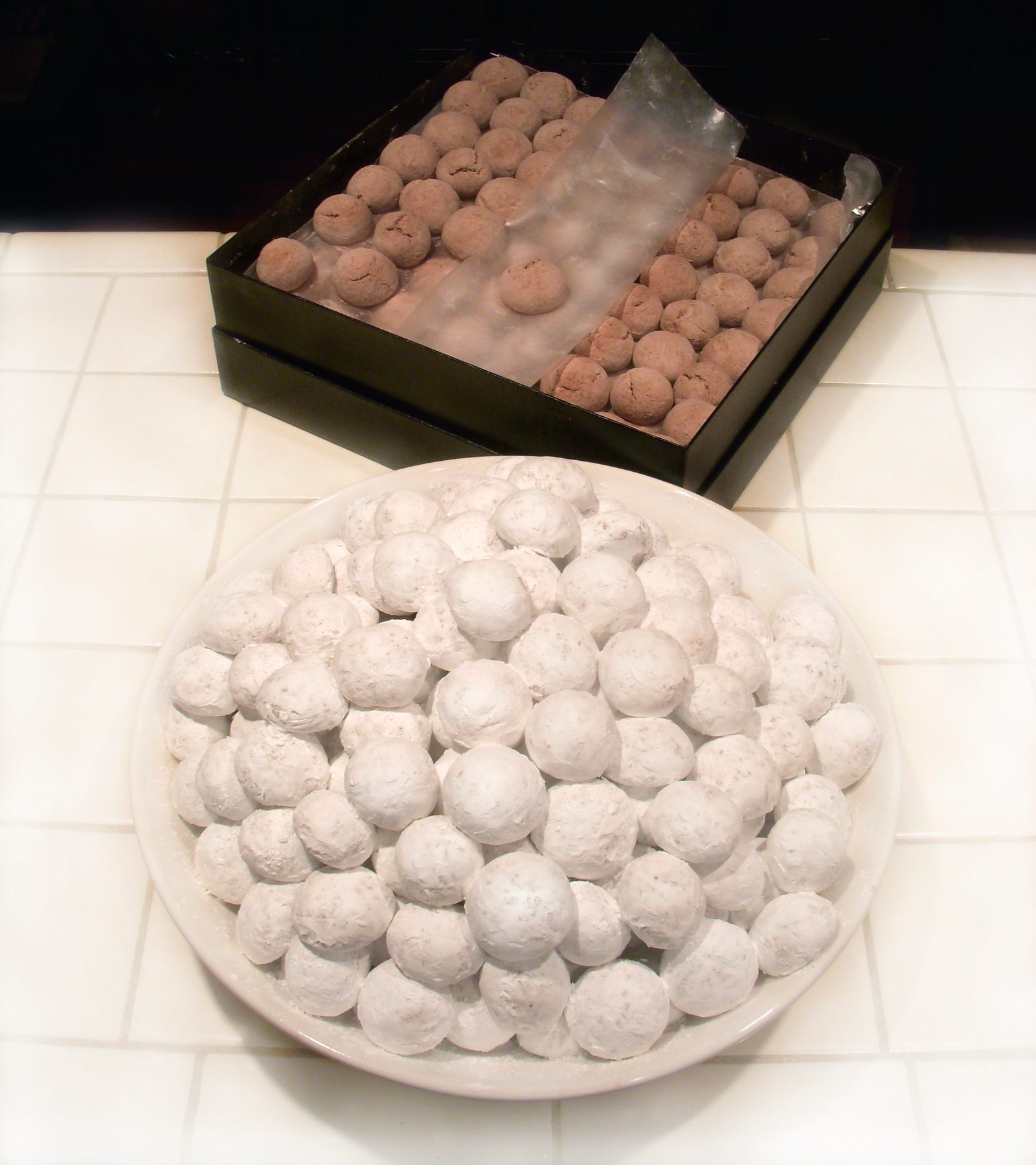 Pfeffernusse: The Misunderstood Pepper Cookie (Image Credits: Wikimedia)