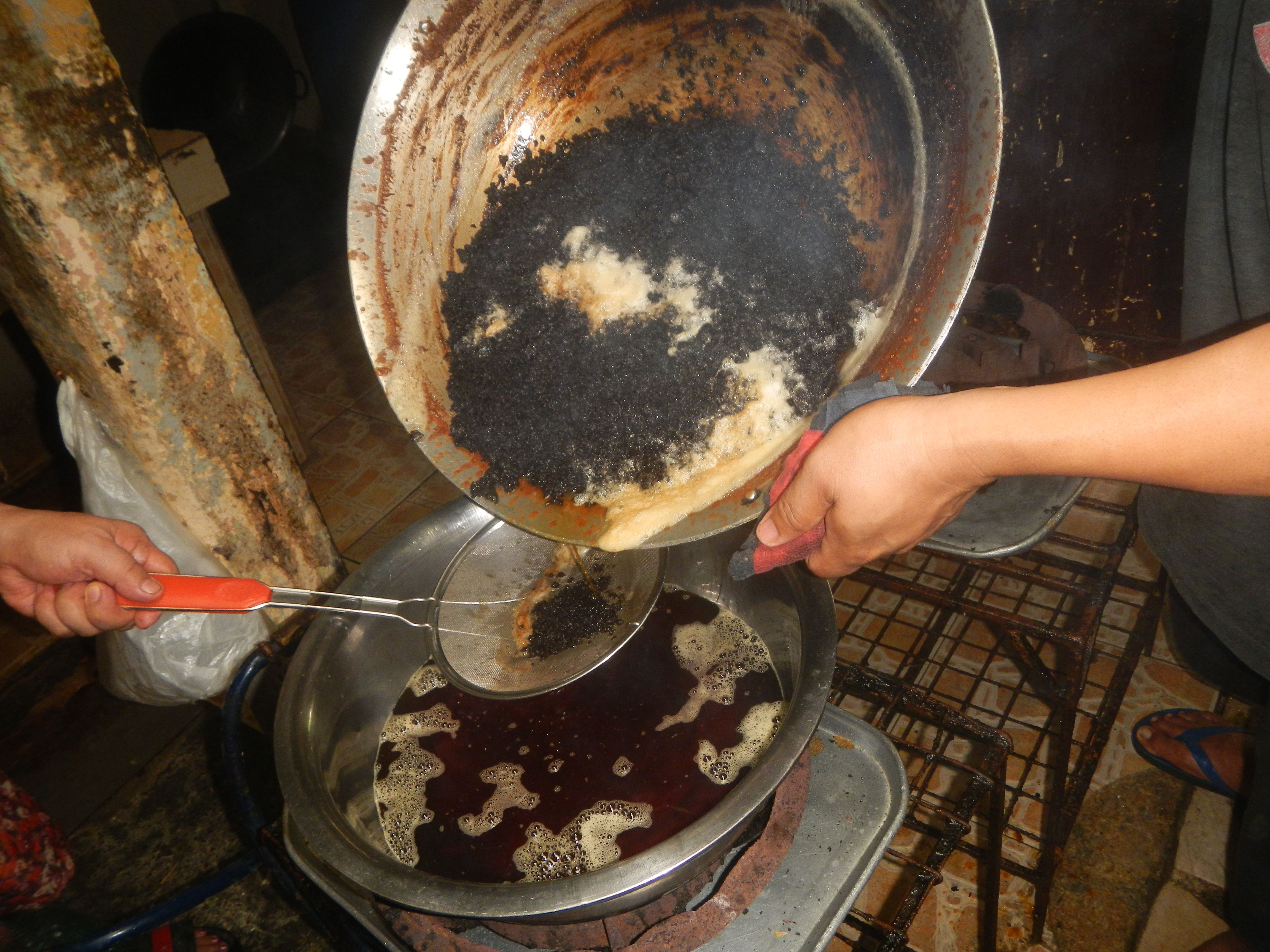 Spotting Signs Your Oil Is Past Its Prime (image credits: wikimedia)