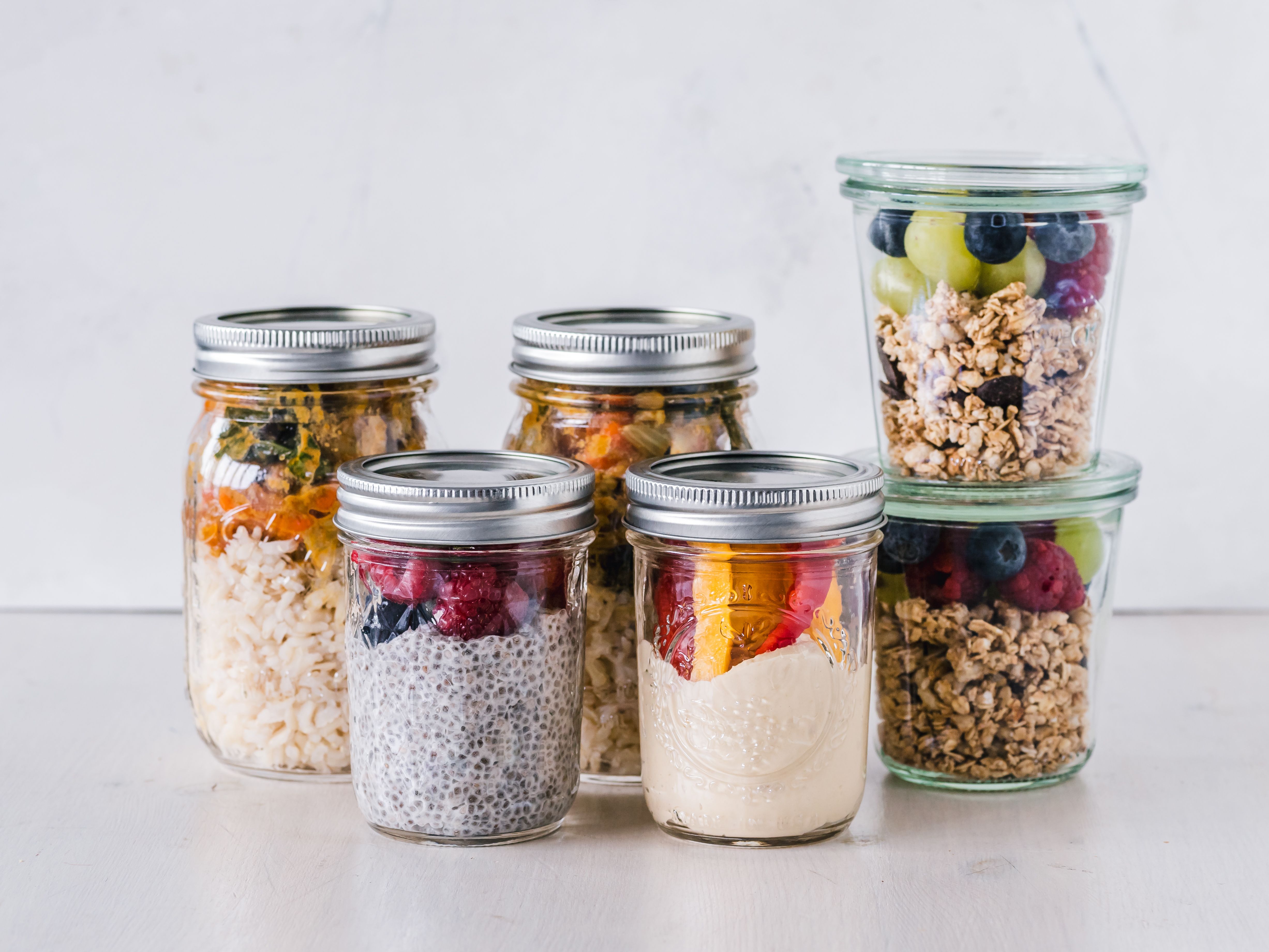 Using the Same Containers for Raw and Cooked Foods (image credits: wikimedia)