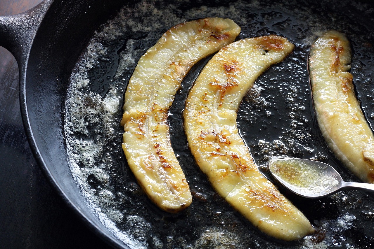 Recognizing When to Re-Season Your Pan (image credits: pixabay)