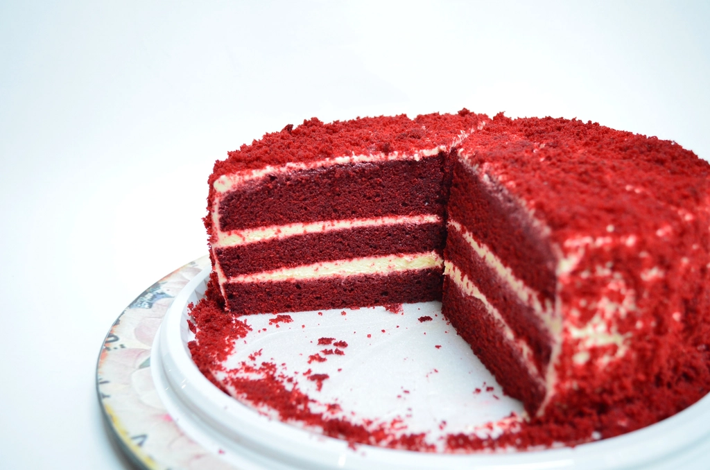 Red Velvet Cake Reclaims Its Crown (Image Credits: Rawpixel)