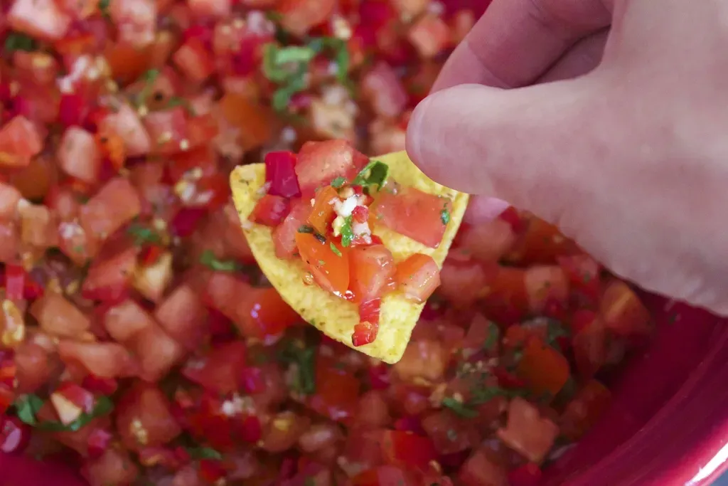 Chips and Salsa Show Southwestern Adaptation (Image Credits: Rawpixel)