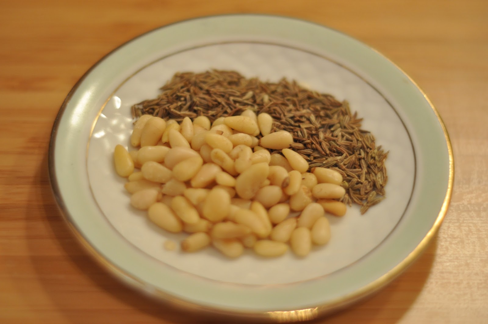 4. Nuts and Seeds: Tiny Packages, Big Benefits (image credits: wikimedia)