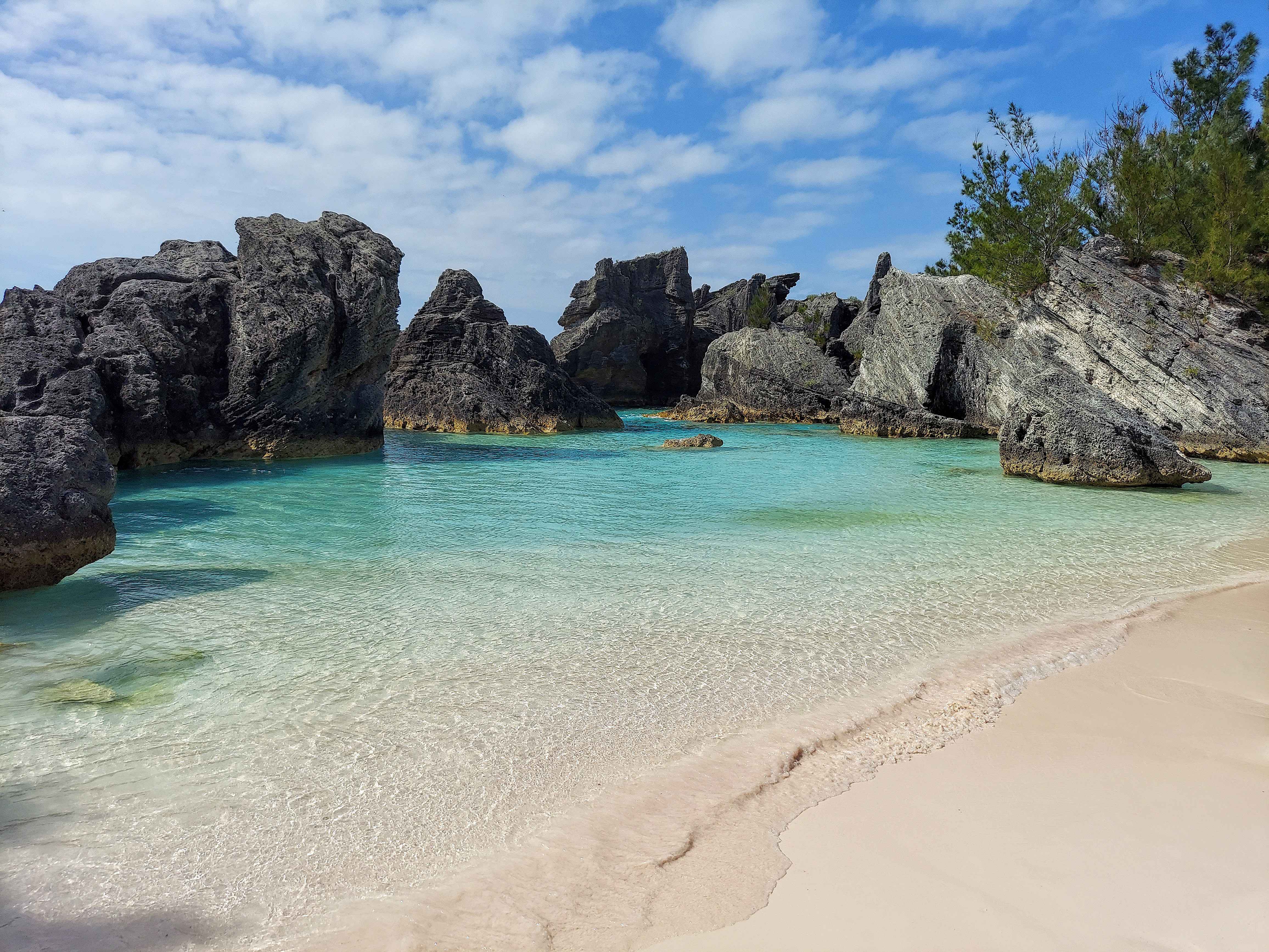 Bermuda - The Caribbean Island That Shut Out the Golden Arches (image credits: wikimedia)