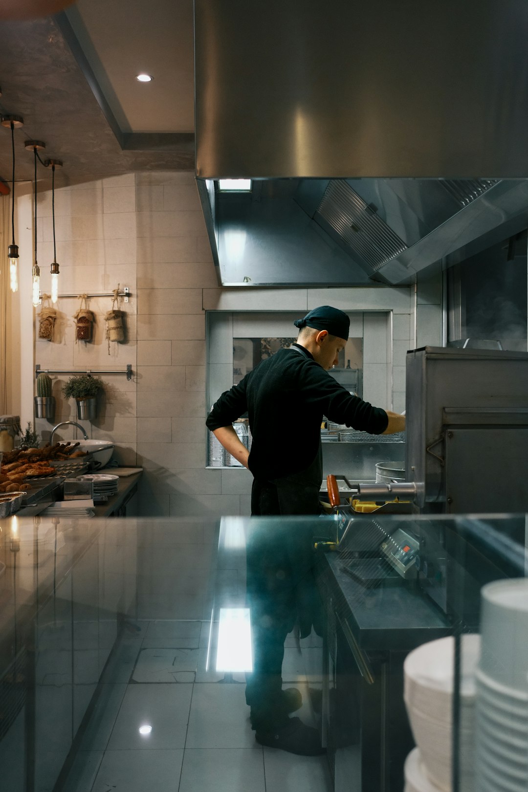 The Perfect Storm of Professional Kitchen Stress (image credits: unsplash)