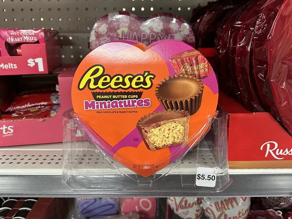 5. Reese's Miniatures (Party Size) (Phillip Pessar, Flickr, CC BY 2.0)