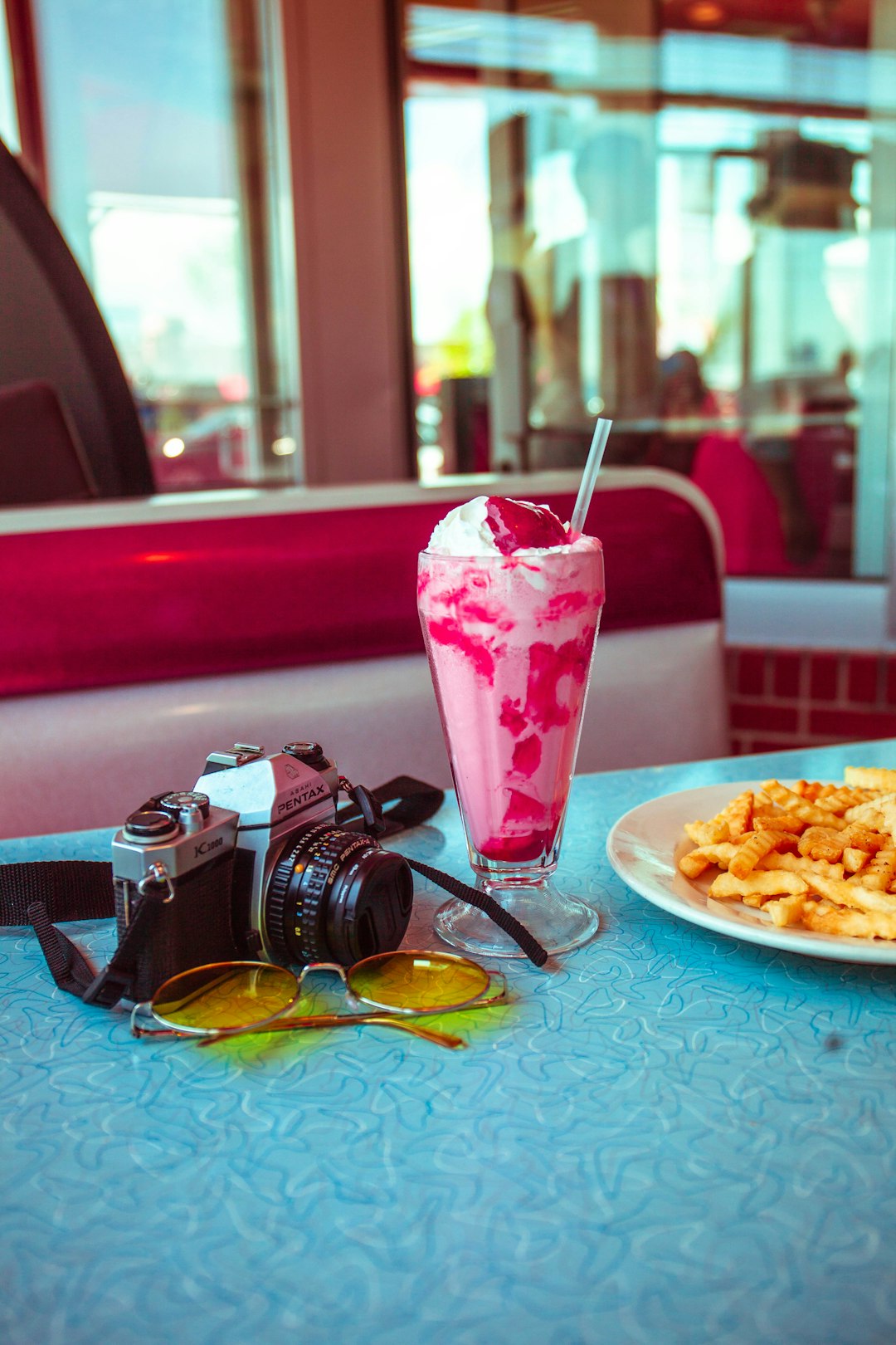 French Fries Dipped in Ice Cream: Temperature Contrast Magic (image credits: unsplash)