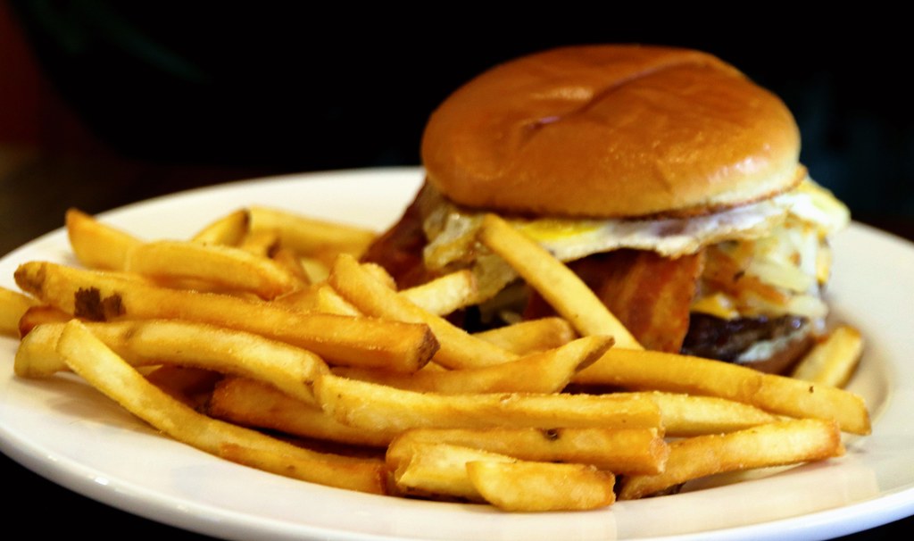 Smashburger: Fresh Angus with Local Sourcing (image credits: flickr)