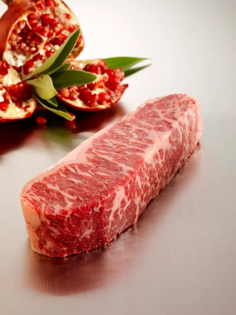 Kobe Beef: The Rarest and Most Overpriced of All (Image Credits: Rawpixel)
