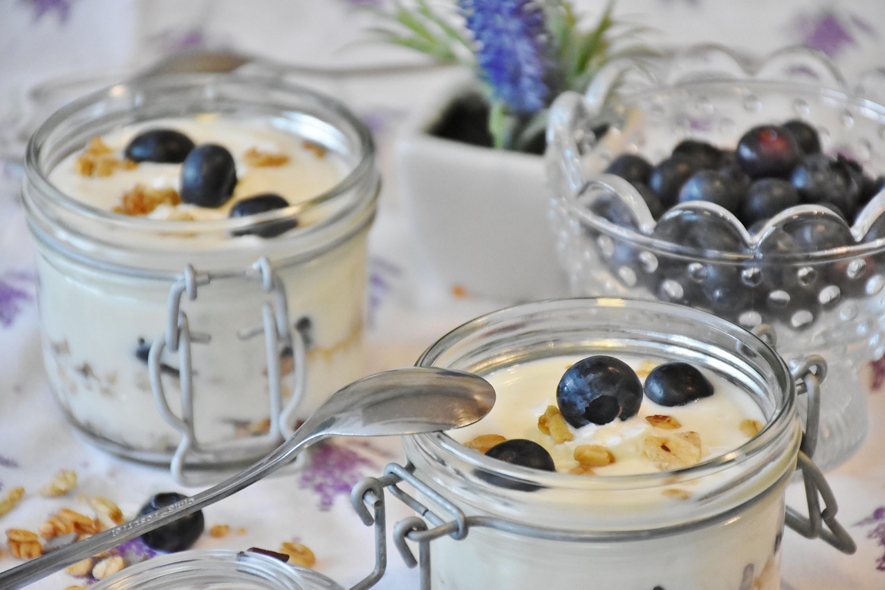 Low-Fat Yogurt with Added Sugar (image credits: pixabay)