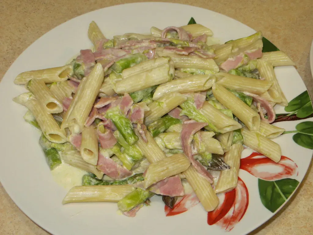 Skip: Canned Pasta with Sauce (Image Credits: Flickr)