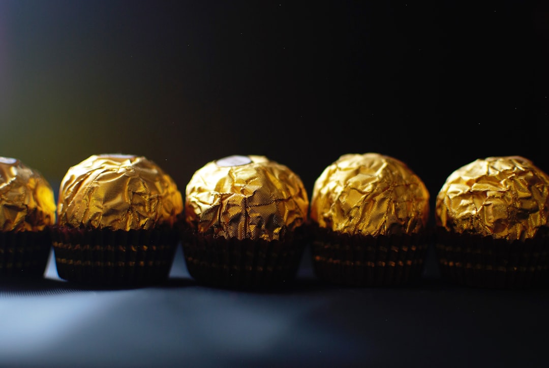 The Dazzling Comeback of Edible Gold in 2025 (image credits: unsplash)