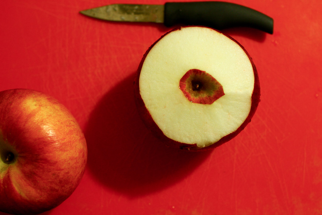 Apple Peels: The Antioxidant Armor You're Discarding (image credits: flickr)