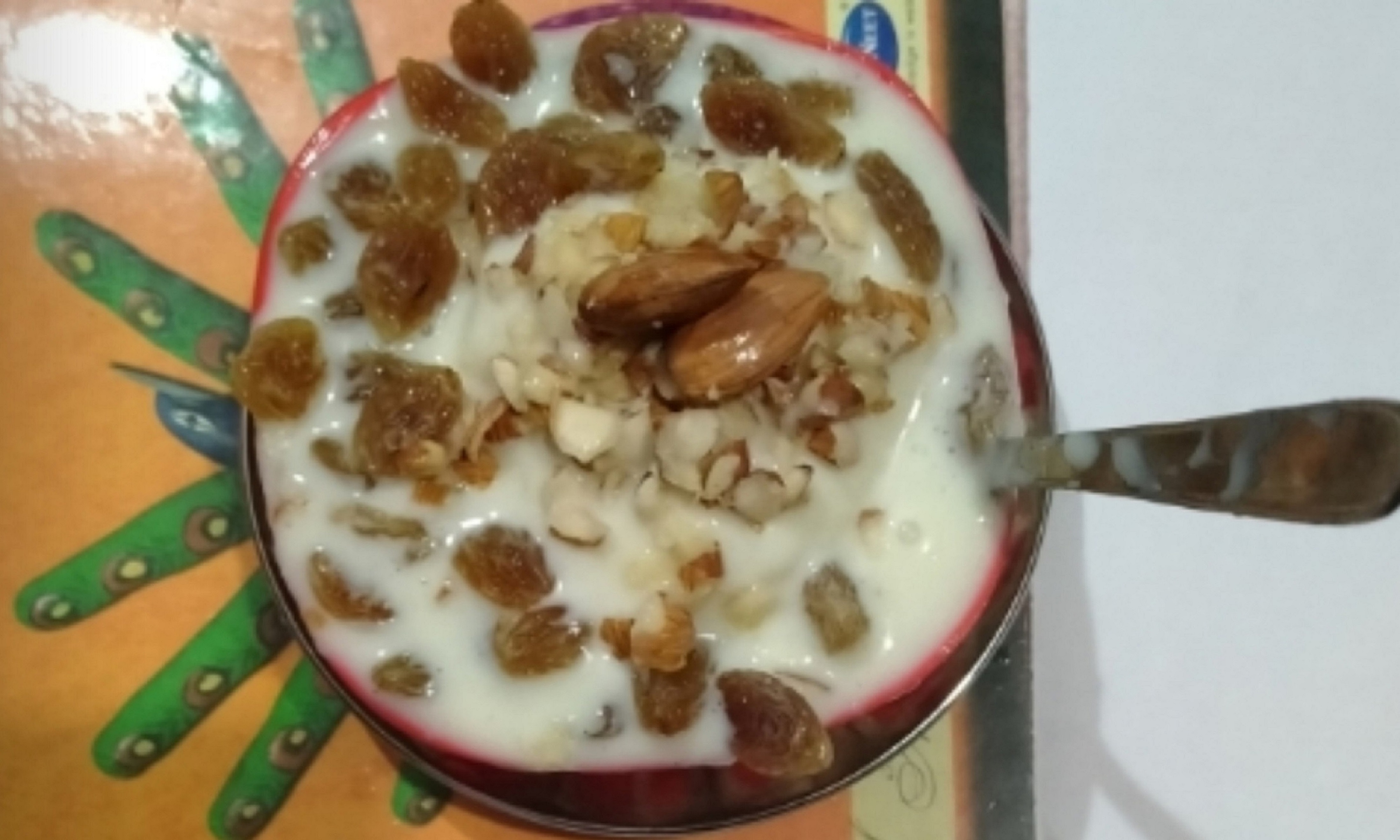 Non-Dairy Almond-Based Ice Cream (image credits: wikimedia)
