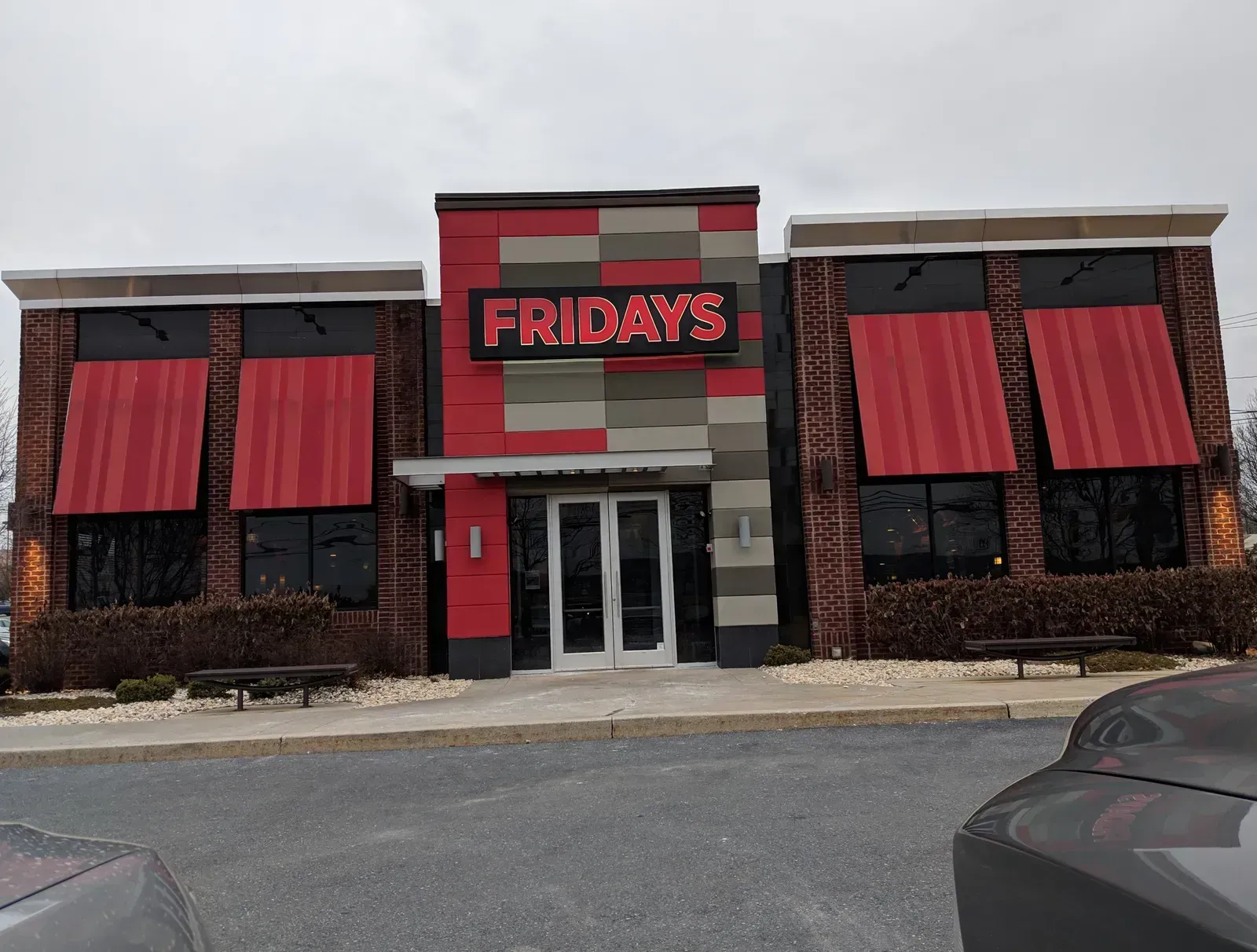 5. TGI Fridays: Every Day Is Not, in Fact, a Friday Anymore (Image Credits: By CHICHI7YT, CC BY-SA 4.0)
