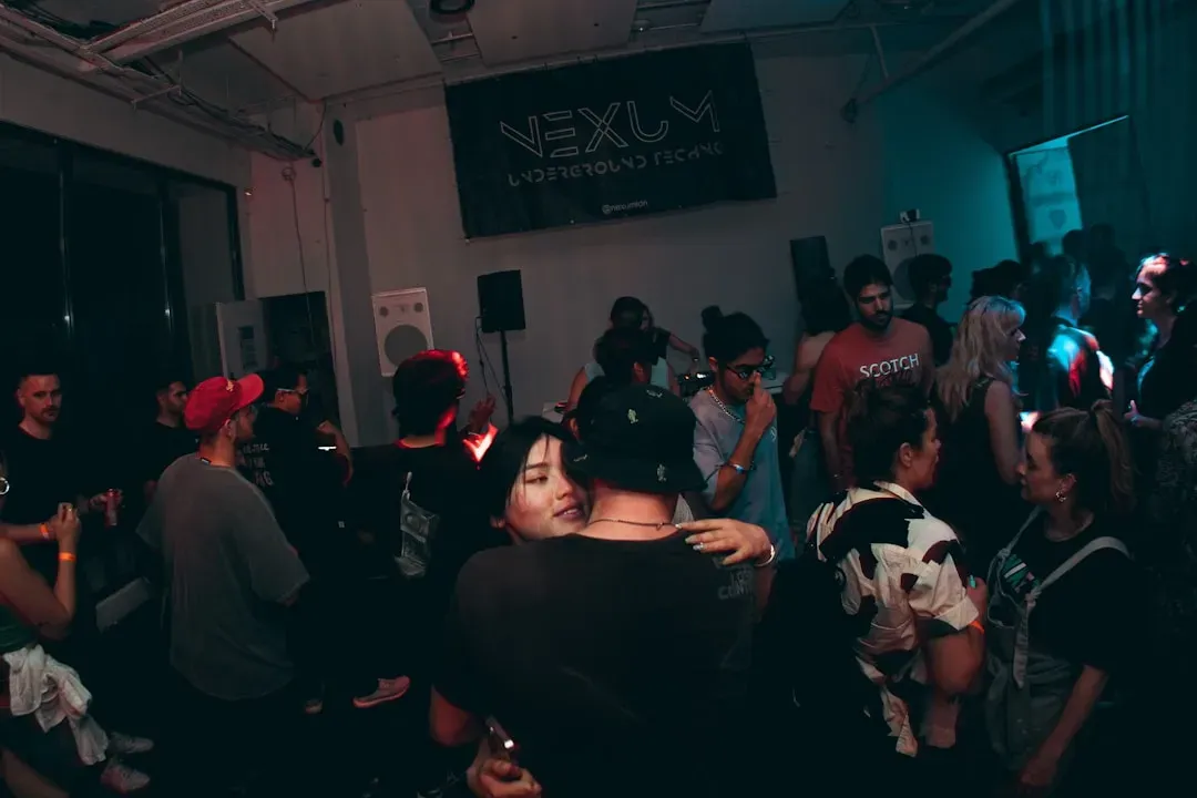 5. Complaining About the Line Before You've Even Sat Down (Image Credits: Unsplash)