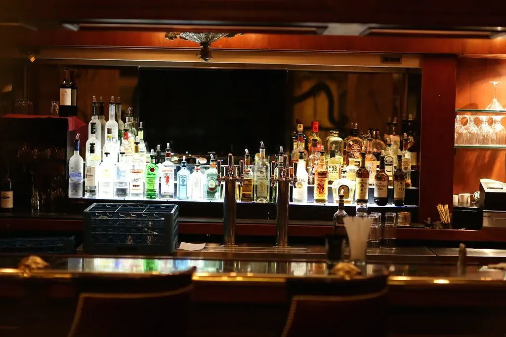 The Overall Decline of Alcohol Consumption Is Reshaping Dining Habits (Image Credits: Flickr)