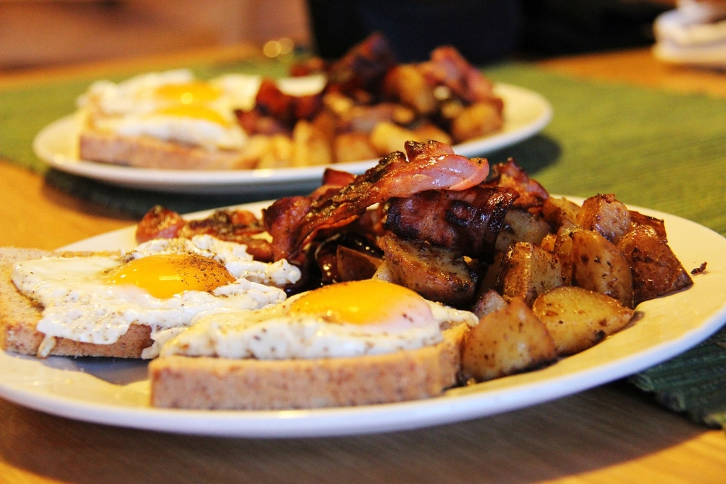 Breakfast for Dinner (image credits: rawpixel)