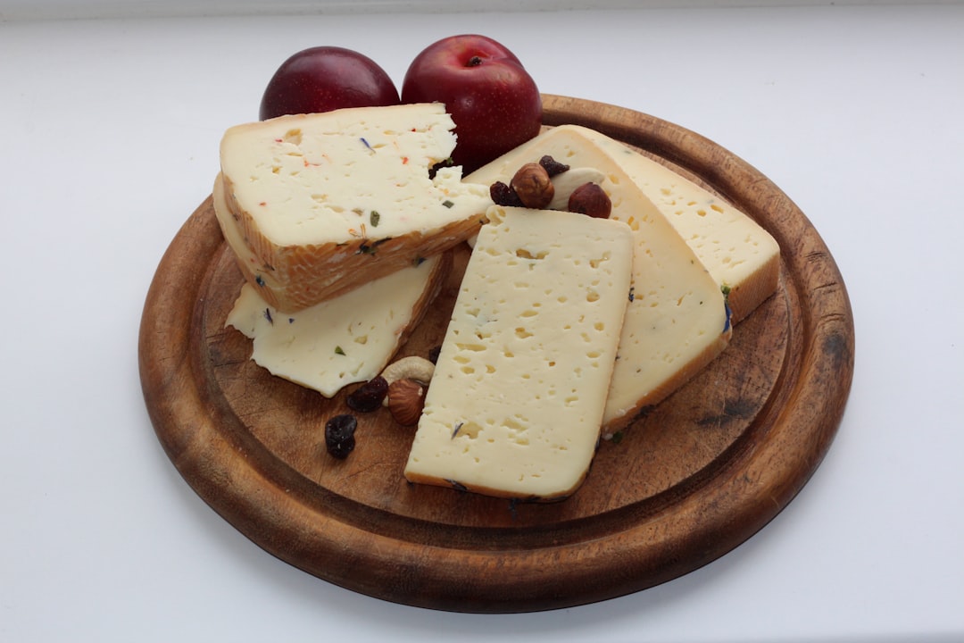 Cheese and Apple Slices: Classic Combo (image credits: unsplash)