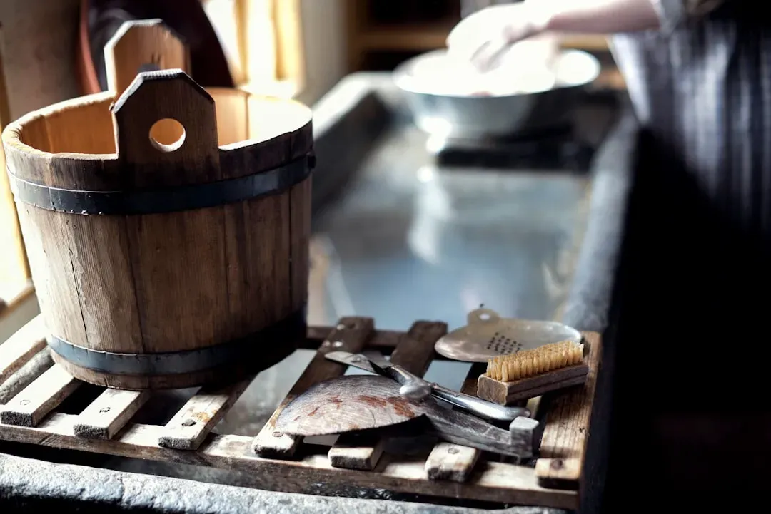 3. Believing Soap Will Destroy Your Seasoning (Image Credits: Unsplash)