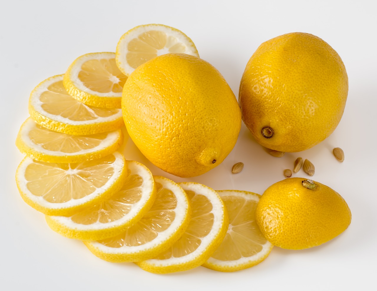 Lemons: The Classic Detoxifier (image credits: pixabay)