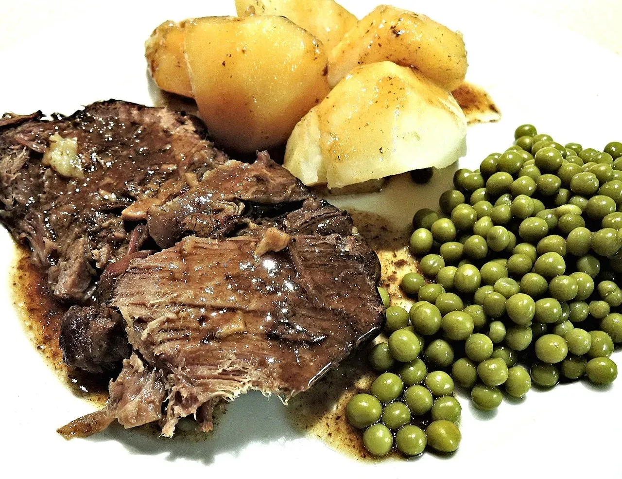 Cultural Traditions Across the Globe Embrace Slow Cooking (Image Credits: Pixabay)