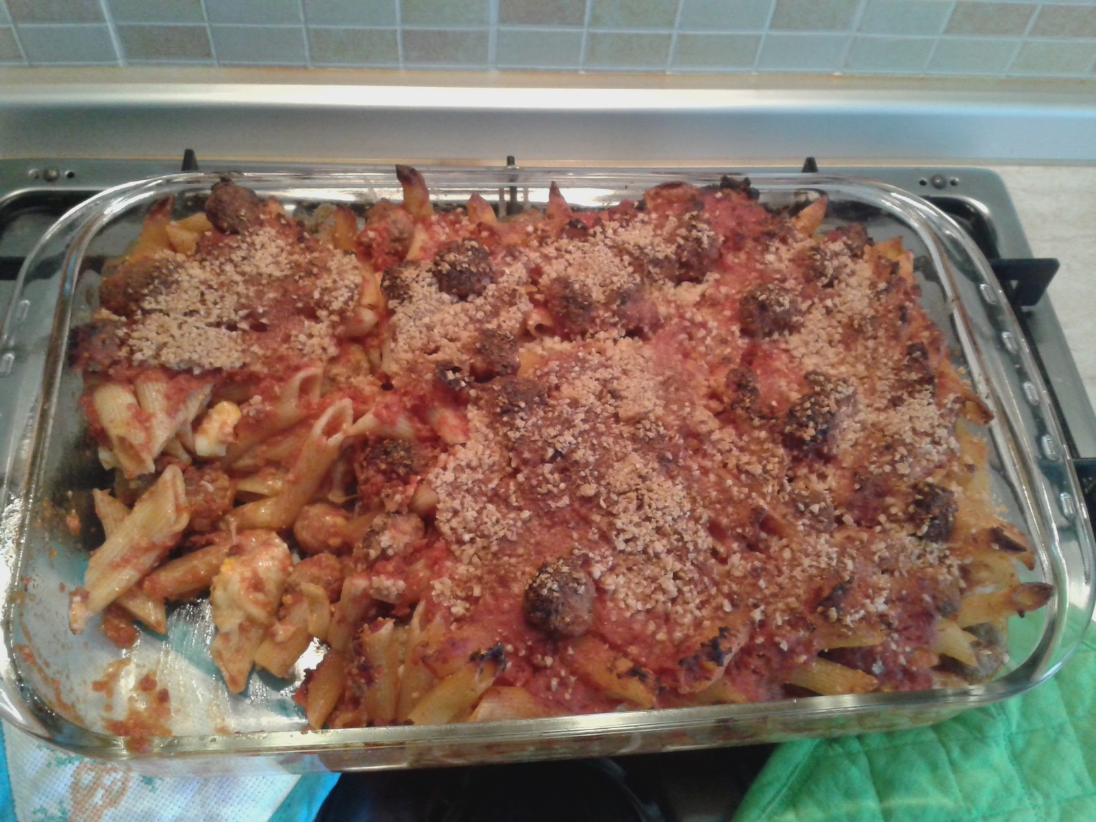 The Comfort of Retro Dishes (image credits: wikimedia)