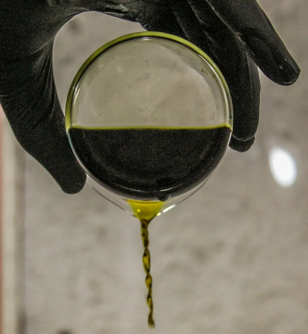 Canola Oil: Solvent Extraction and High Heat (Image Credits: Unsplash)